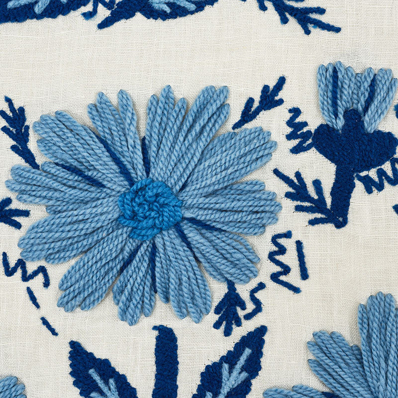 Marguerite embroidery | Sky