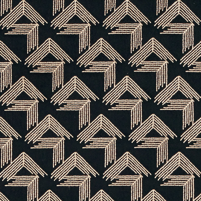 V step | Black