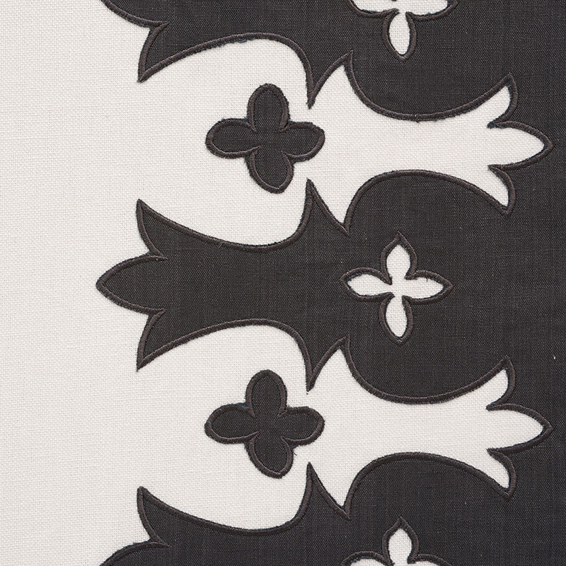 Bergama | Carbon & ivory